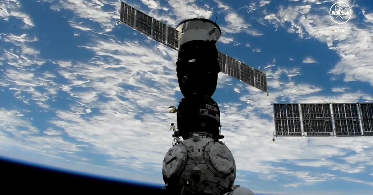 Le vaisseau spatial russe Soyouz transporte un équipage de 3 personnes vers la Station spatiale internationale